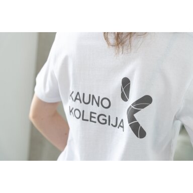 Baltos spalvos marškinėliai „Kauno kolegija“